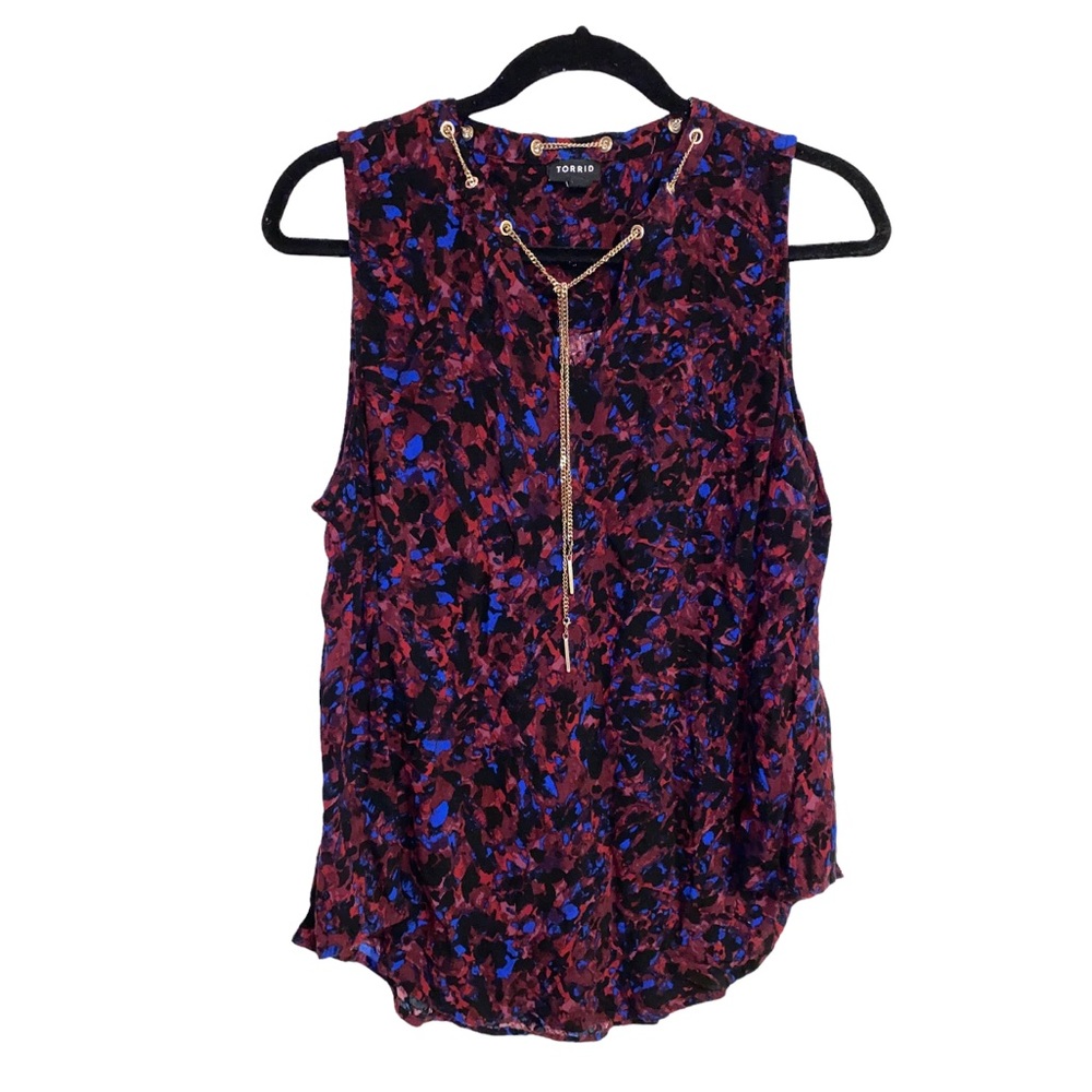 Torrid printed sleeveless top with gold chain, size 1, 1x